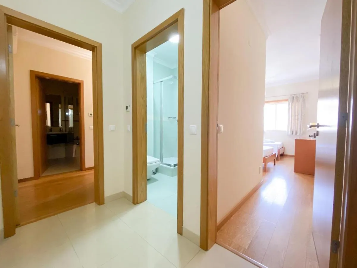 Casa Bruna - No Centro Da Cidade De Lagos Com Piscina, Ar Condicionado E Estacionamento